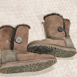 UGG Boots Brown Women’s Size 8